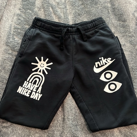 Boys Nike Jogger Sweatpants Size Medium - Picture 6 of 6